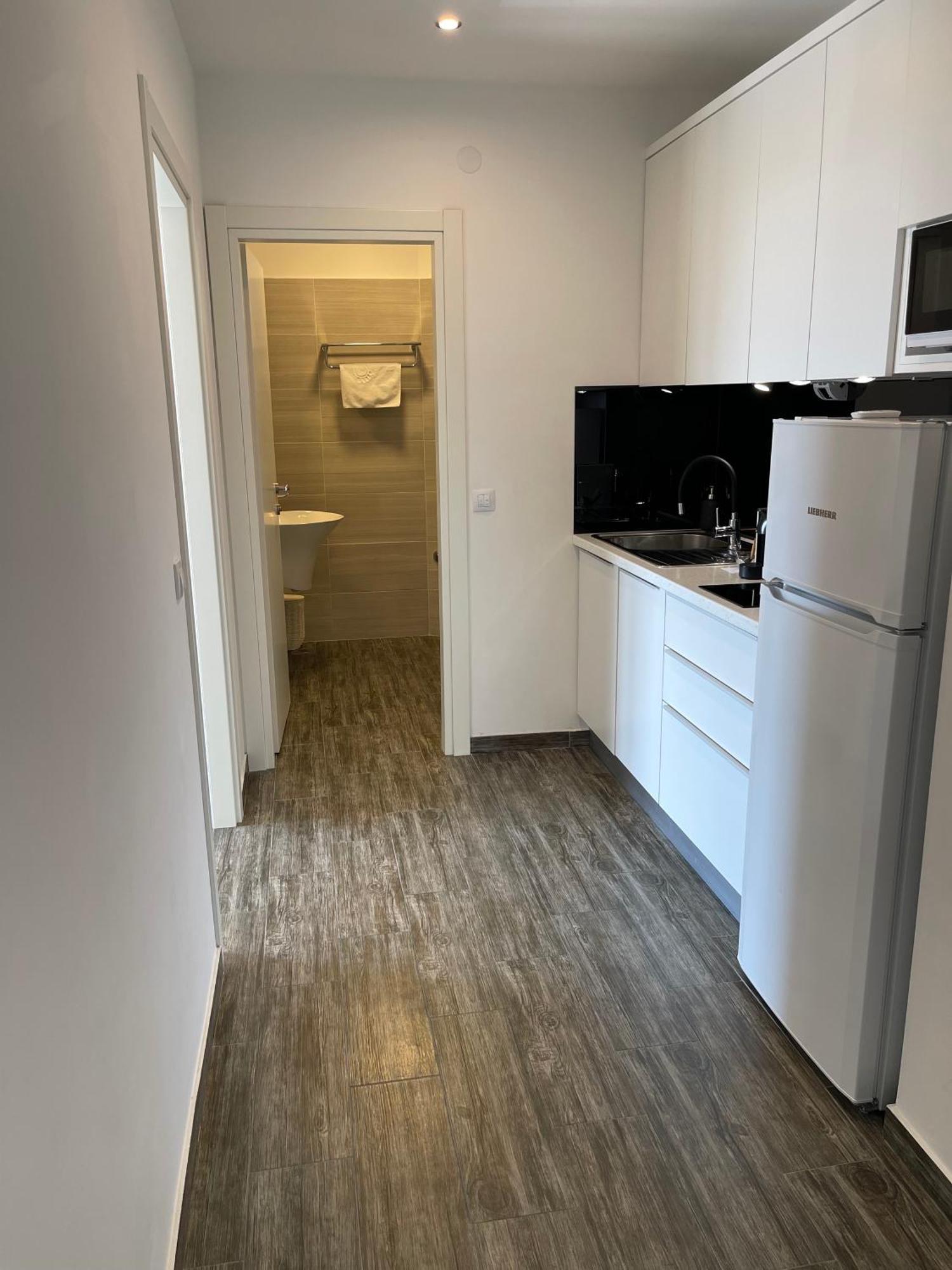 Apartments Domani Omiš Екстериор снимка